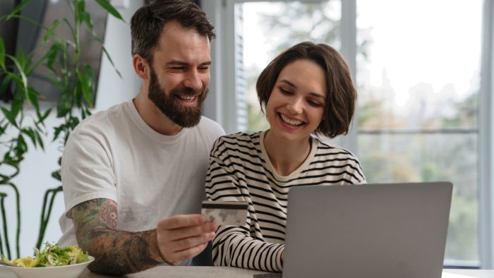 Robienie zakupów w sklepie internetowym